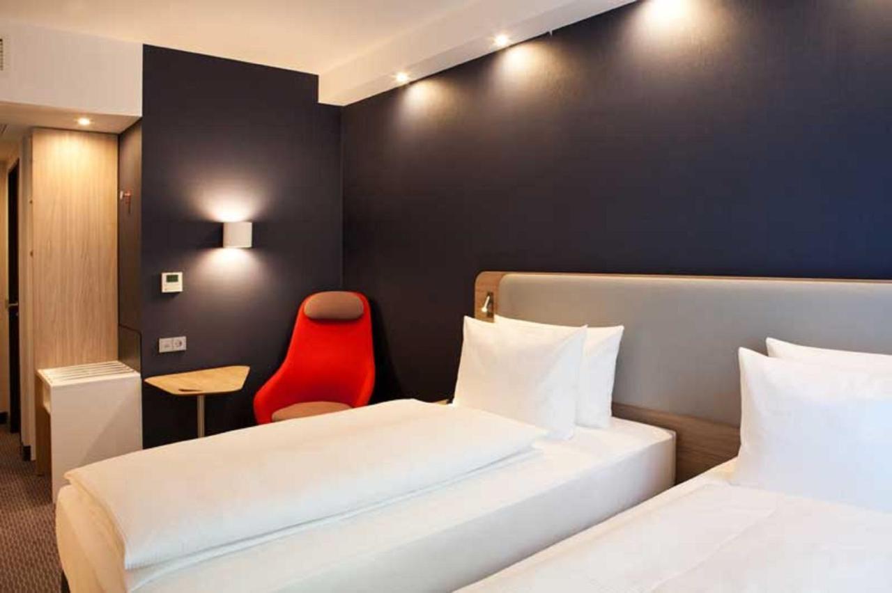Holiday Inn Express Fuerth By Ihg Exterior foto